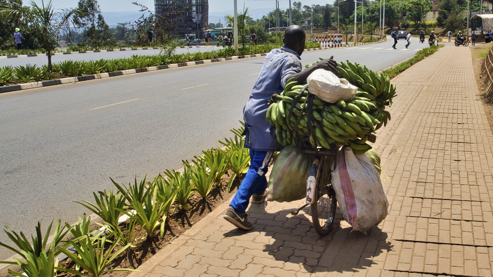Die sauberen Straßen von Kigali in Ruanda